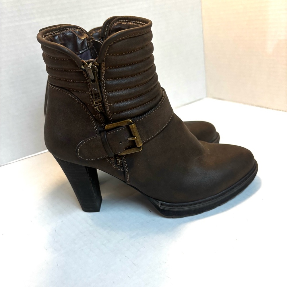 White Mountain Advice Brown Ankle Boots Heels US 7.5M Side Zip Faux Leather